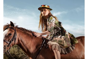A Girl And Her Horse Editorial by Glynis Carpenter #editorial #kidsfashion #glyniscarpenter #mummymoon #ilovepero #nikolia #girlswear #girlsfashion #dresses